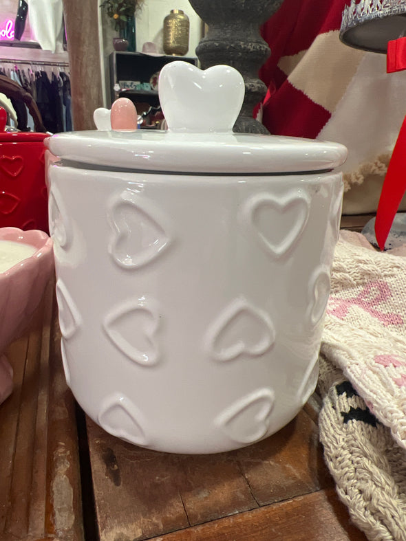 Candle with hearts and lid