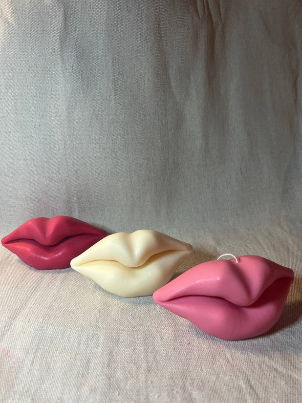 Kissable Glow: Luxurious Lip-shaped Candle